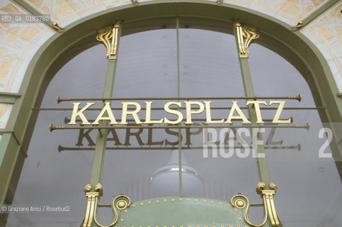 ( AUSTRIA ) VIENNA ( WIEN ) : LA METROPOLITANA DI KARLSPLATZ DI OTTO WAGNER  - © 2001 Graziano Arici/Rosebud2 / GEO /  ARCHITETTURA MODERNA / SECESSIONE