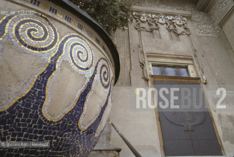 ( AUSTRIA ) VIENNA ( WIEN ) : IL PALAZZO DELLA SECESSIONE DI JOSEPH OLBRICH  - © 2001 Graziano Arici/Rosebud2 / GEO /  ARCHITETTURA MODERNA / SECESSIONE