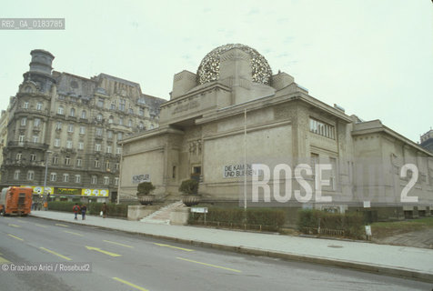 ( AUSTRIA ) VIENNA ( WIEN ) : IL PALAZZO DELLA SECESSIONE DI JOSEPH OLBRICH  - © 2001 Graziano Arici/Rosebud2 / GEO /  ARCHITETTURA MODERNA / SECESSIONE