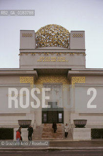 ( AUSTRIA ) VIENNA ( WIEN ) : IL PALAZZO DELLA SECESSIONE DI JOSEPH OLBRICH  - © 2001 Graziano Arici/Rosebud2 / GEO /  ARCHITETTURA MODERNA / SECESSIONE