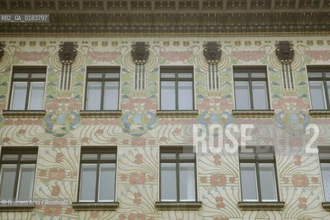 ( AUSTRIA ) VIENNA ( WIEN ) : LE CASE IN LINKEWIENZEILE DI OTTO WAGNER   - © 2001 Graziano Arici/Rosebud2 / GEO /  ARCHITETTURA MODERNA / SECESSIONE