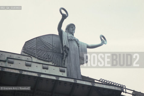 ( AUSTRIA ) VIENNA ( WIEN ) :LA POSTSPARKASSE DI OTTO WAGNER   - © 2001 Graziano Arici/Rosebud2 / GEO /  ARCHITETTURA MODERNA / SECESSIONE.