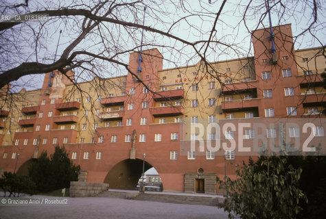 ( AUSTRIA ) VIENNA ( WIEN ) : IL KARL MARX HOF   - © 2001 Graziano Arici/Rosebud2 / GEO /  ARCHITETTURA MODERNA