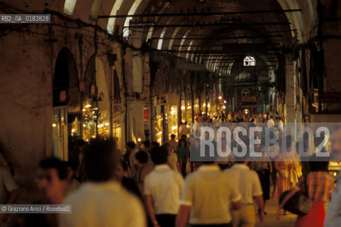 ( TURCHIA ) ISTANBUL :  IL GRAN BAZAR   - © 2001 Graziano Arici/Rosebud2 / GEO /