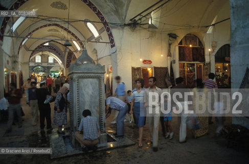 ( TURCHIA ) ISTANBUL :  IL GRAN BAZAR   - © 2001 Graziano Arici/Rosebud2 / GEO /