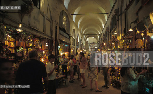 ( TURCHIA ) ISTANBUL :  IL GRAN BAZAR   - © 2001 Graziano Arici/Rosebud2 / GEO /