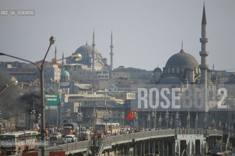 ( TURCHIA ) ISTANBUL :  PANORAMA DAL PONTE DI GALATA  - © 2001 Graziano Arici/Rosebud2 / GEO /