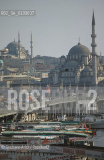 ( TURCHIA ) ISTANBUL :  PANORAMA CON IL PONTE DI GALATA  - © 1985 Graziano Arici/Rosebud2 / GEO /