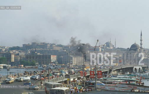 ( TURCHIA ) ISTANBUL :  PANORAMA COL PONTE DI GALATA  - © 1986 Graziano Arici/Rosebud2 / GEO /