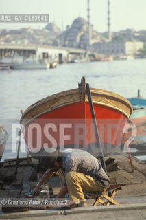 ( TURCHIA ) ISTANBUL :  CANTIERE VICINO AL PONTE DI GALATA  - © 1986 Graziano Arici/Rosebud2 / GEO /