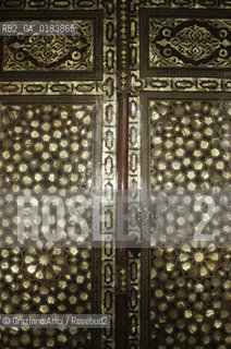 ( TURCHIA ) ISTANBUL :  PALAZZO DI TOPKAPI   - © 1986 Graziano Arici/Rosebud2 / GEO / MUSEO / PORTA DI MADREPERLA
