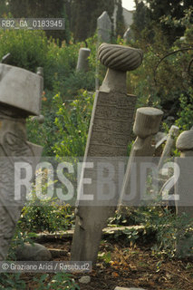 ( TURCHIA ) ISTANBUL : IL GRANDE CIMITERO  ISLAMICO DI USKUDAR   - © 1986 Graziano Arici/Rosebud2 / GEO