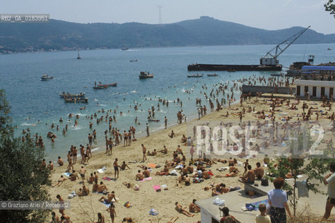 ( TURCHIA ) ISTANBUL : SPIAGGIA SUL BOSFORO   - © 1986 Graziano Arici/Rosebud2 / GEO
