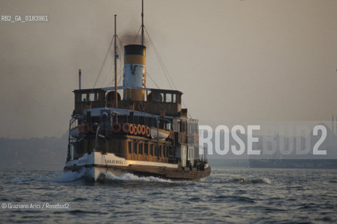 ( TURCHIA ) ISTANBUL : TRAGHETTO SUL BOSFORO   - © 1986 Graziano Arici/Rosebud2 / GEO