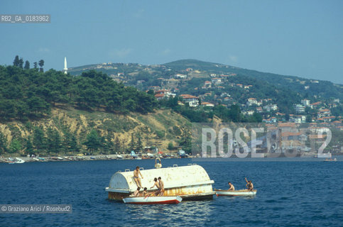 ( TURCHIA ) ISTANBUL : IL BOSFORO   - © 1986 Graziano Arici/Rosebud2 / GEO