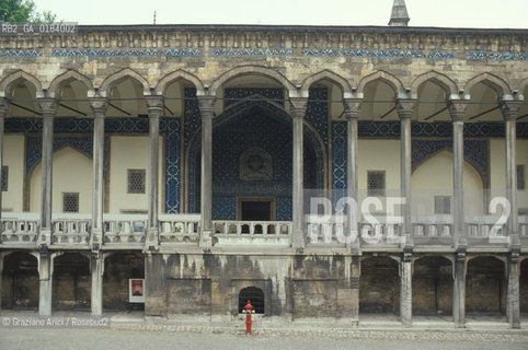 ( TURCHIA ) ISTANBUL :  CHIOSTRO DI FATIH   - © 1986 Graziano Arici/Rosebud2 / GEO