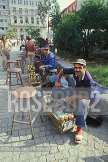 ( TURCHIA ) ISTANBUL :  LUSTRASCARPE   - © 1986 Graziano Arici/Rosebud2 / GEO