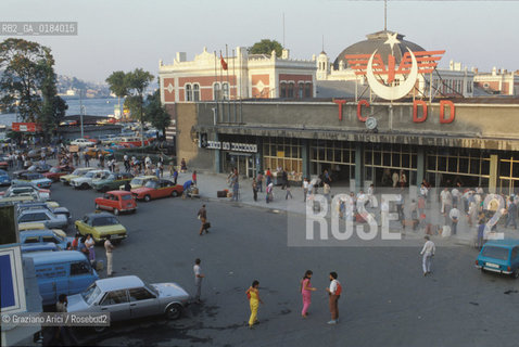 ( TURCHIA ) ISTANBUL :  STAZIONE FERROVIARIA DI SIRKECI   - © 1986 Graziano Arici/Rosebud2 / GEO