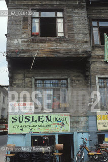 ( TURCHIA ) ISTANBUL :  VECCHIO QUARTIERE   - © 1986 Graziano Arici/Rosebud2 / GEO