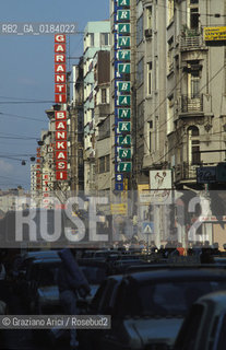 ( TURCHIA ) ISTANBUL :  STRADA DI BEYOGLU   - © 1986 Graziano Arici/Rosebud2 / GEO