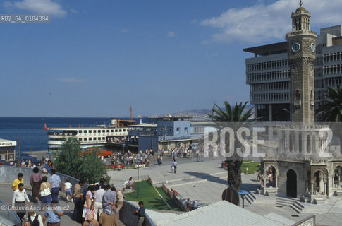 ( TURCHIA ) SMIRNE  : PIAZZA KONAK  -  © 1986 Graziano Arici/Rosebud2 / GEO