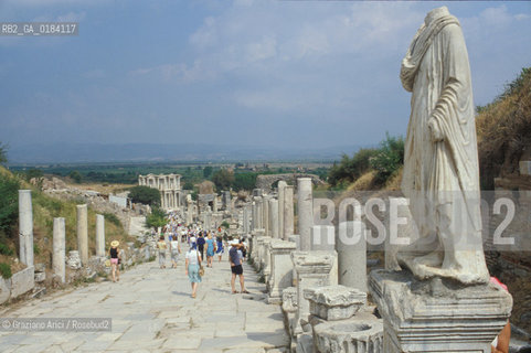 ( TURCHIA ) EFESO  : RESTI ARCHEOLOGICI - STRADA DI MARMO  -  © 1986 Graziano Arici/Rosebud2 / GEO