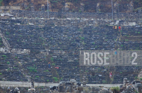( TURCHIA ) EFESO  : RESTI ARCHEOLOGICI -  IL TEATRO  -  © 1986 Graziano Arici/Rosebud2 / GEO .