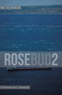 ( TURCHIA ) PETROLIERA NEL MARE DI MARMARA -  © 1986 Graziano Arici/Rosebud2 / GEO