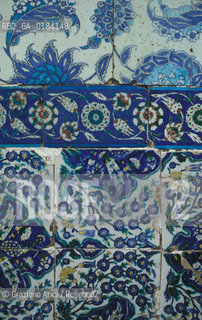 ( TURCHIA ) BURSA : IL MAUSOLEO VERDE -  CERAMICHE -  © 1986 Graziano Arici/Rosebud2 / GEO