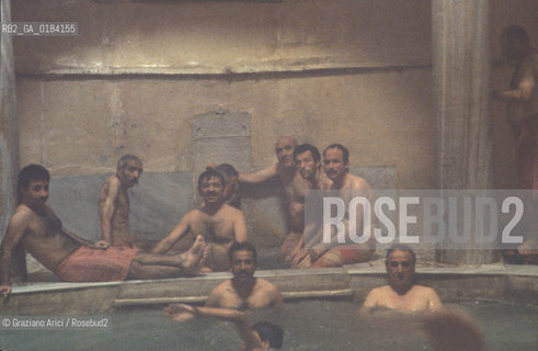 ( TURCHIA ) BURSA :BAGNO TURCO  IL BAGNO VECCHIO  -  © 1986 Graziano Arici/Rosebud2 / GEO