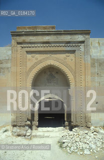 ( TURCHIA ) ANATOLIA : PORTA DI CARAVANSERRAGLIO -  © 1986 Graziano Arici/Rosebud2 / GEO