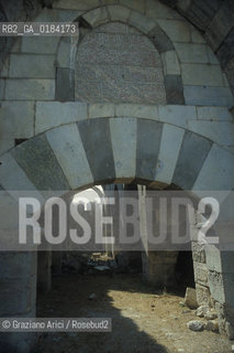 ( TURCHIA ) ANATOLIA : PORTA DI CARAVANSERRAGLIO -  © 1986 Graziano Arici/Rosebud2 / GEO