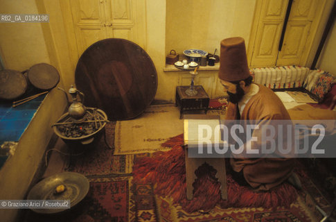 ( TURCHIA ) KONYA : RICOSTRUZIONE DI UNA CELLA DI DERVISCI DANZANTI  -  © 1986 Graziano Arici/Rosebud2 / GEO