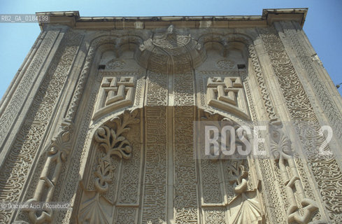 ( TURCHIA ) KONYA : DECORAZIONE DELLA PORTA DELLA MOSCHEA INCE MINAREI  -  © 1986 Graziano Arici/Rosebud2 / GEO