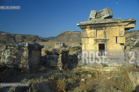 ( TURCHIA ) PAMUKKALE : NECROPOLI  DI IERAPOLIS -  © 1986 Graziano Arici/Rosebud2 / GEO