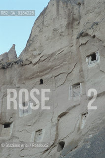 ( TURCHIA ) CAPPADOCIA : VALLE DI GOREME - COLOMBARI  -  © 1986 Graziano Arici/Rosebud2 / GEO