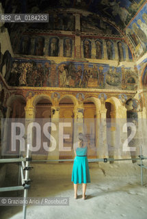 ( TURCHIA ) CAPPADOCIA : VALLE DI GOREME - CHIESA RUPESTRE  -  © 1986 Graziano Arici/Rosebud2 / GEO / AFFRESCHI
