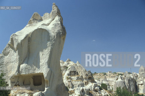 ( TURCHIA ) CAPPADOCIA : VALLE DI GOREME - CITTA RUPESTRE  -  © 1986 Graziano Arici/Rosebud2 / GEO