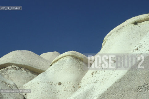 ( TURCHIA ) CAPPADOCIA : VALLE DI GOREME - CITTA RUPESTRE  -  © 1986 Graziano Arici/Rosebud2 / GEO / BIANCO