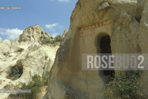 ( TURCHIA ) CAPPADOCIA : VALLE DI GOREME - CITTA RUPESTRE  -  © 1986 Graziano Arici/Rosebud2 / GEO