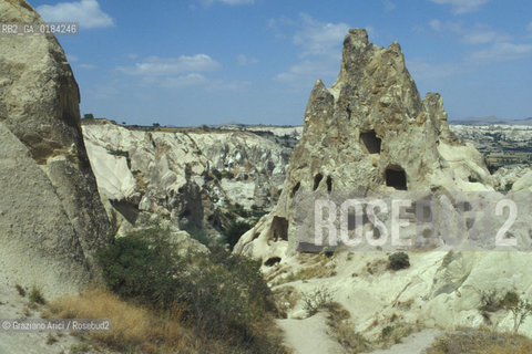 ( TURCHIA ) CAPPADOCIA : VALLE DI GOREME - CITTA RUPESTRE  -  © 1986 Graziano Arici/Rosebud2 / GEO