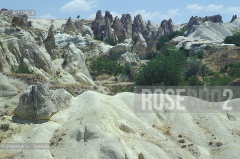( TURCHIA ) CAPPADOCIA : VALLE DI GOREME - CITTA RUPESTRE  -  © 1986 Graziano Arici/Rosebud2 / GEO