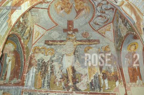 ( TURCHIA ) CAPPADOCIA : VALLE DI GOREME - CHIESA RUPESTRE  -  © 1986 Graziano Arici/Rosebud2 / GEO / AFFRESCHI