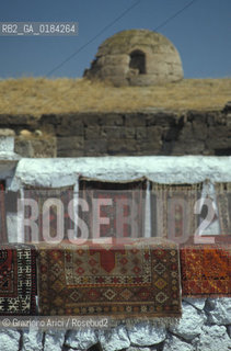 ( TURCHIA ) CAPPADOCIA : GOREME  - TAPPETI -  © 1986 Graziano Arici/Rosebud2 / GEO