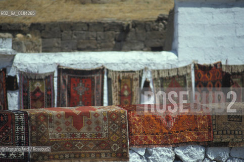 ( TURCHIA ) CAPPADOCIA : GOREME  - TAPPETI -  © 1986 Graziano Arici/Rosebud2 / GEO