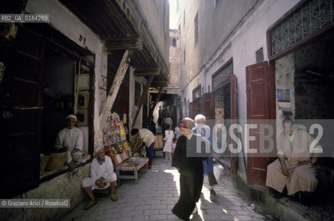 ( MAROCCO ) FEZ : STRADA DELLA MEDINA - FES EL BALI  - © 1996 Graziano Arici/Rosebud2 / GEO /