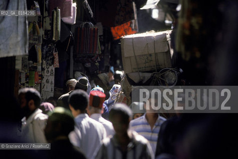 ( MAROCCO ) FEZ : STRADA DELLA MEDINA - FES EL BALI  - © 1996 Graziano Arici/Rosebud2 / GEO /