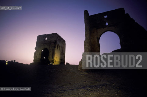 ( MAROCCO ) FEZ : ( FES ) NECROPOLI MERINIDE - © 1996 Graziano Arici/Rosebud2 / GEO