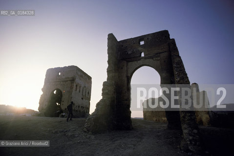 ( MAROCCO ) FEZ : ( FES ) NECROPOLI MERINIDE - © 1996 Graziano Arici/Rosebud2 / GEO