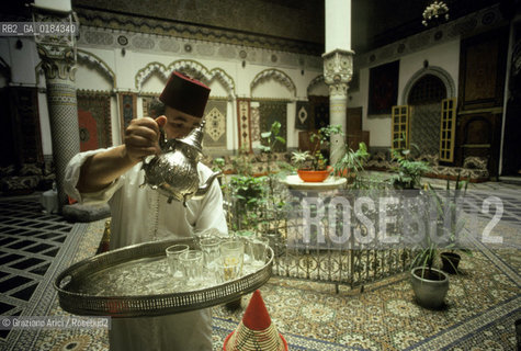( MAROCCO ) FEZ :  FES EL BALI  - RISTORANTE  - © 1996 Graziano Arici/Rosebud2 / GEO / TE